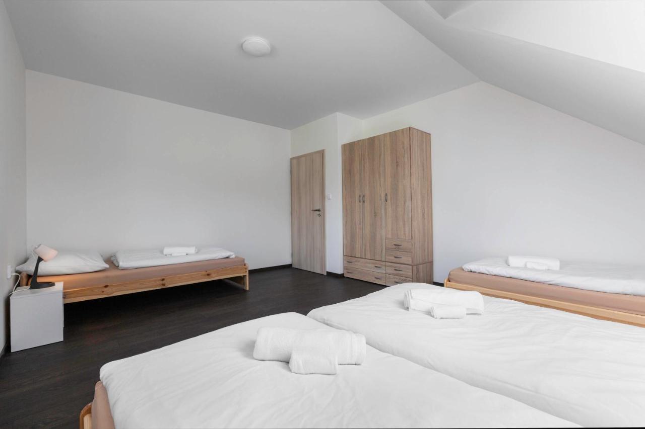 Holiday House Adam Prosecne 外观 照片